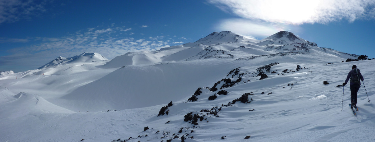 Nevados de Chillan on the far left, Volcans Chillan Nuevo and Viejo on the right.